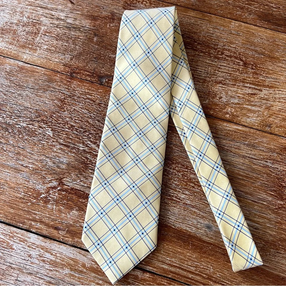 Brooks Brothers 346 Pure Italian Silk Made USA Yellow Blue Diamond Classic Tie